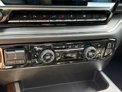 Used 2023 Chevrolet Silverado 1500 High Country AWD/4WD image 14