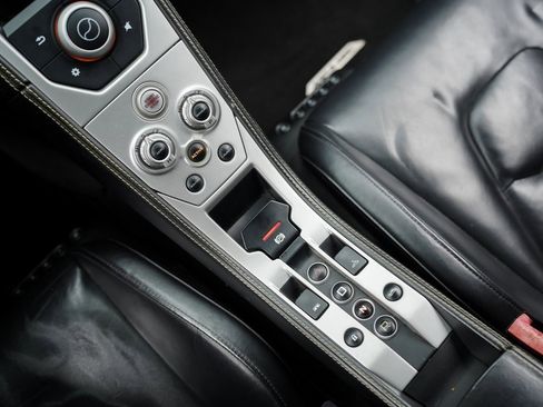Used 2013 McLaren MP4-12C Spider image 30