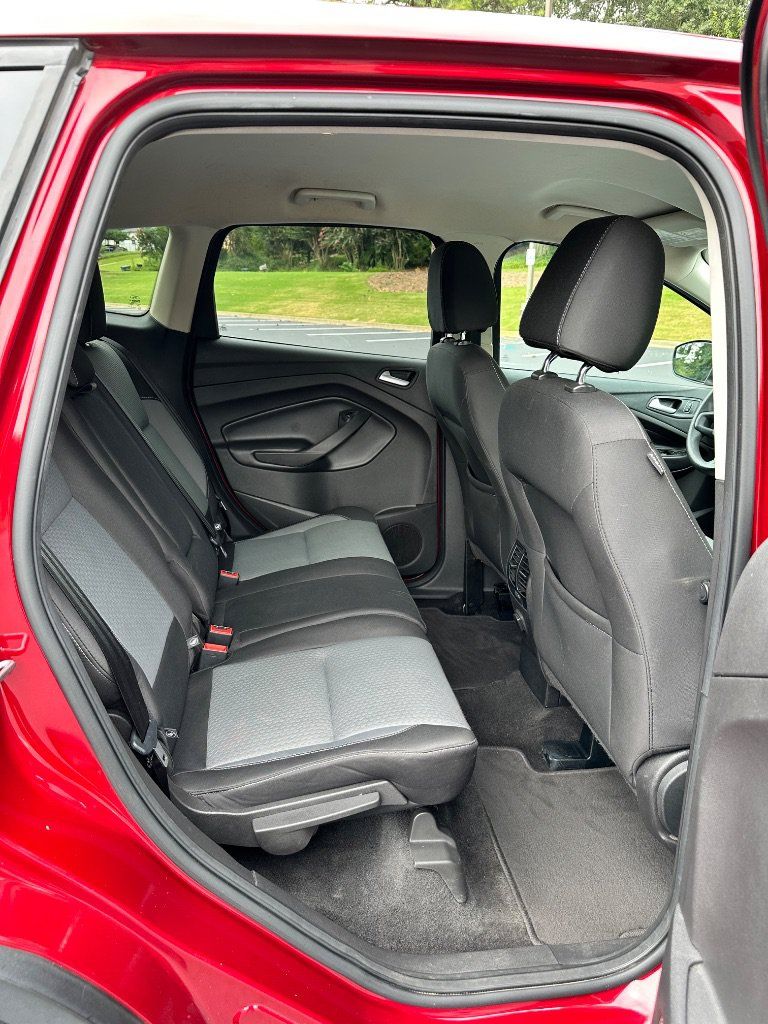 Used 2017 Ford Escape SE FWD image 19
