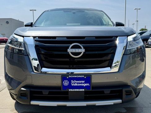 Used 2024 Nissan Pathfinder SL w/ SL Premium Package image 3