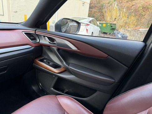 Used 2018 MAZDA CX-9 Signature image 32