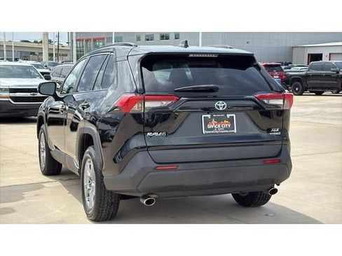 Certified 2022 Toyota RAV4 XLE AWD/4WD image 3