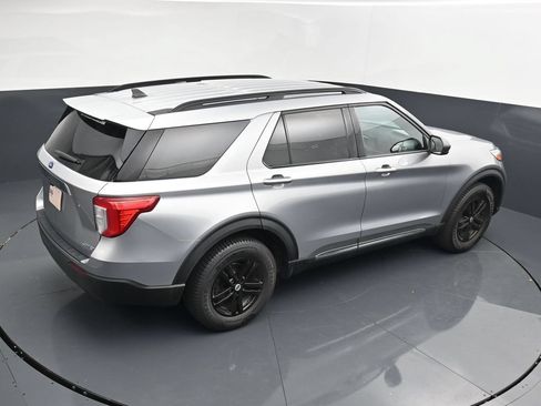 Used 2022 Ford Explorer XLT AWD/4WD image 29