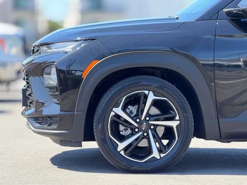 Used 2021 Chevrolet TrailBlazer RS w/ Sun and Liftgate Package FWD image 10