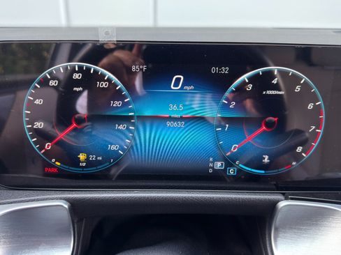Used 2022 Mercedes-Benz GLB 250 w/ Premium Package Lite image 19