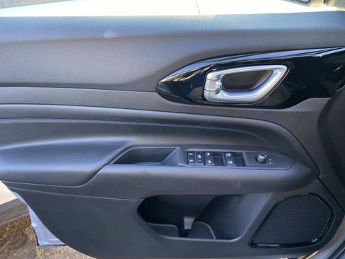 New 2026 Jeep Compass Limited image 15