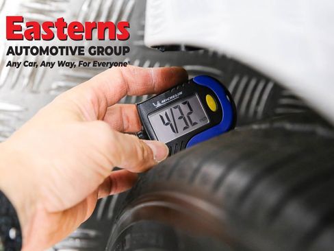 Used 2019 Tesla Model 3 Standard Range image 24