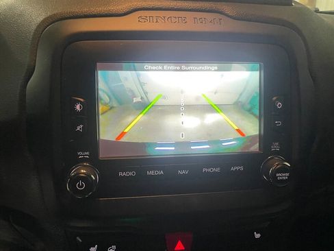 Used 2017 Jeep Renegade Altitude AWD/4WD image 12