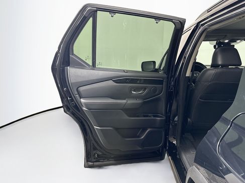 Used 2023 Honda Pilot Touring image 27