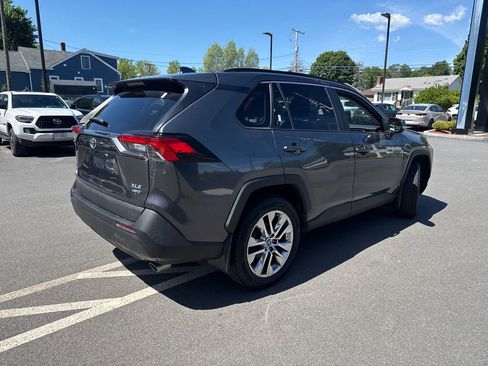 Used 2021 Toyota RAV4 XLE Premium AWD/4WD image 5