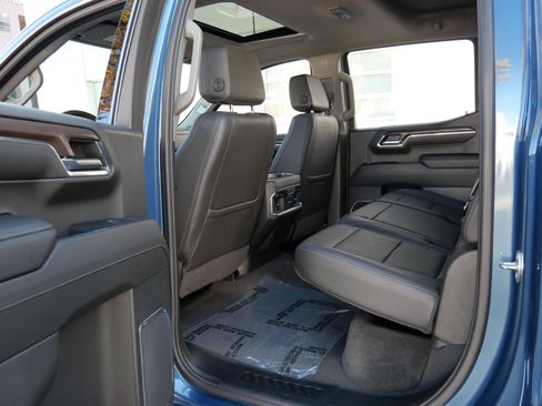 Used 2024 GMC Sierra 1500 SLT w/ SLT Premium Package AWD/4WD image 31