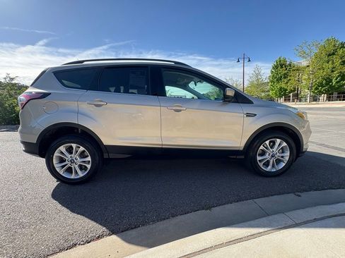 Used 2018 Ford Escape SE AWD/4WD image 11