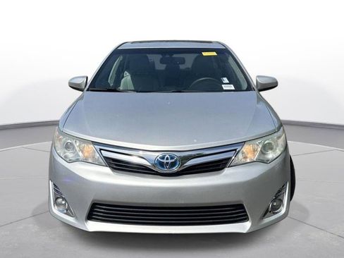 Used 2013 Toyota Camry XLE w/ Leather Pkg FWD image 3