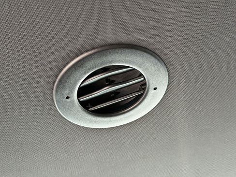 Used 2024 GMC Yukon SLT RWD image 20