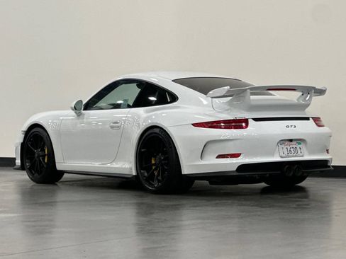 Used 2015 Porsche 911 GT3 RWD image 6
