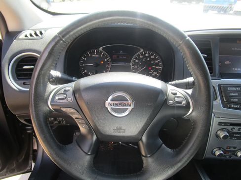 Used 2017 Nissan Pathfinder SL FWD image 15