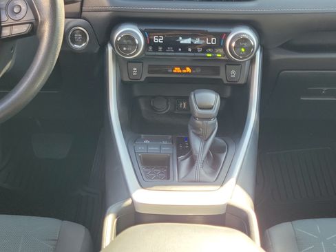 Used 2024 Toyota RAV4 XLE FWD image 19