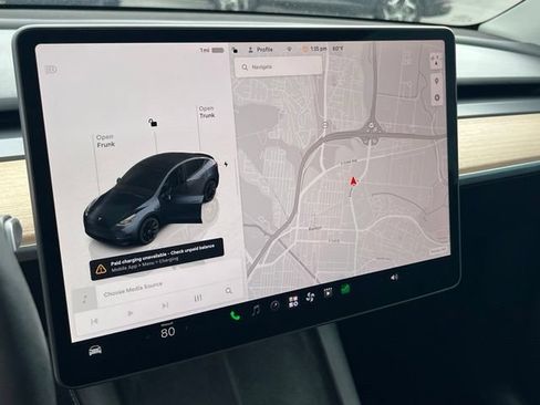 Used 2024 Tesla Model Y Long Range AWD/4WD image 21