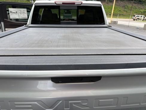 Used 2021 Chevrolet Silverado 1500 LTZ w/ Z71 Off-Road Package AWD/4WD image 12