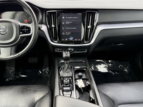 Used 2020 Volvo S60 T5 Momentum w/ Protection Package Premier image 27