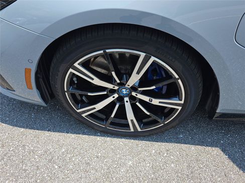 Used 2025 BMW 550e xDrive w/ Executive Package AWD/4WD image 10