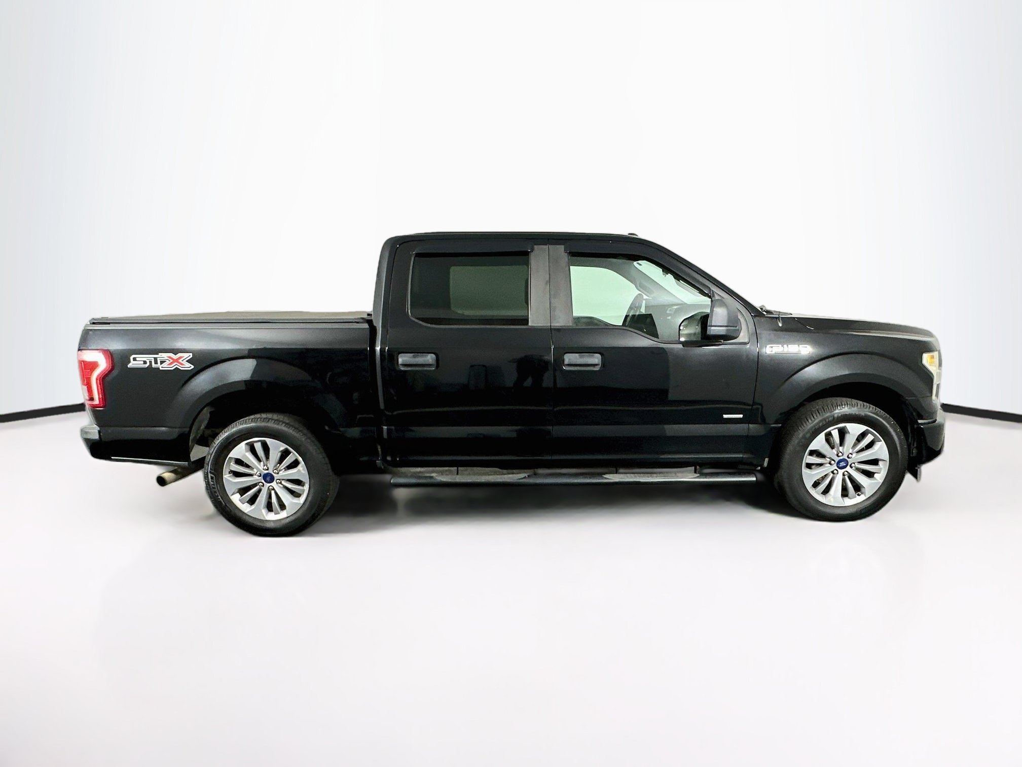 Used 2017 Ford F150 XL w/ Equipment Group 101A Mid RWD image 10