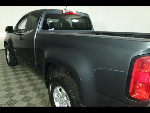 Used 2018 Chevrolet Colorado W/T w/ WT Convenience Package RWD image 14