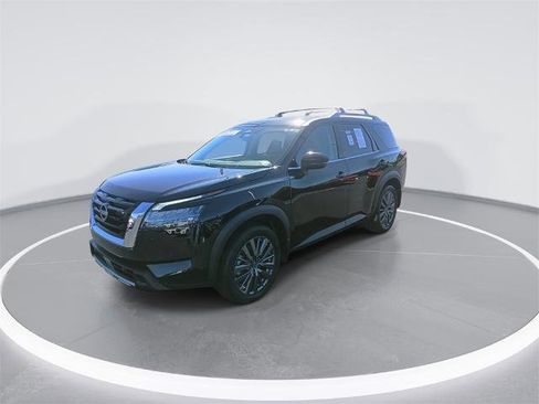 Certified 2024 Nissan Pathfinder SL w/ SL Premium Package image 4