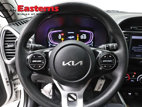 Used 2024 Kia Soul LX w/ Option Group 015 FWD image 10