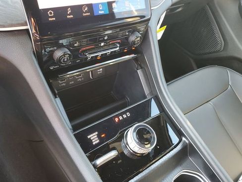 New 2025 Jeep Grand Cherokee Limited w/ Black Appearance Package image 11