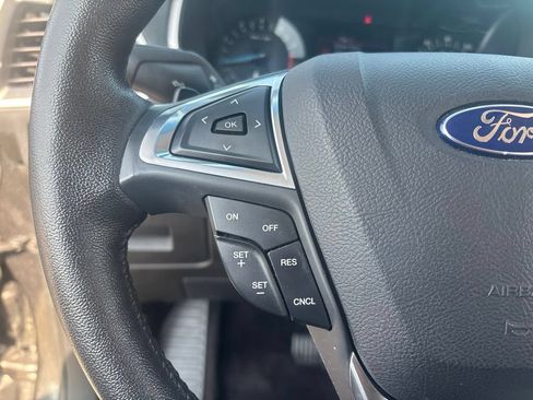 Used 2017 Ford Edge SEL w/ Class II Trailer Tow Package AWD/4WD image 12