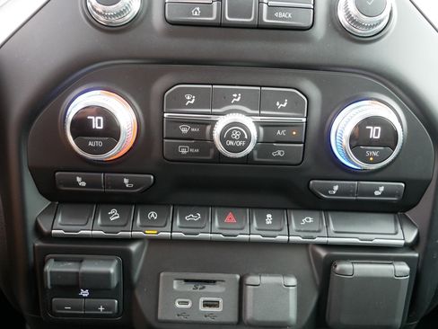 Used 2021 GMC Sierra 1500 SLT AWD/4WD image 23