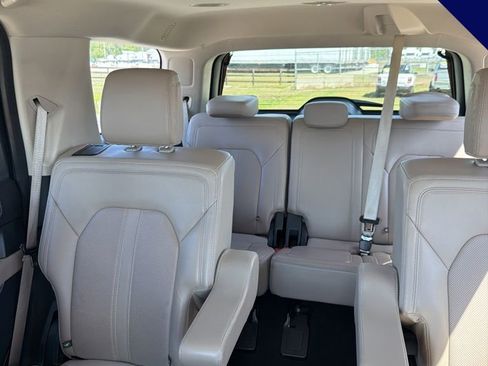 Used 2023 Ford Expedition Limited image 16