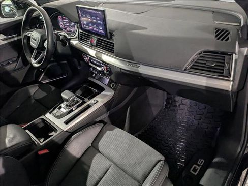 Used 2021 Audi Q5 e Premium Plus w/ Premium Plus Package image 21