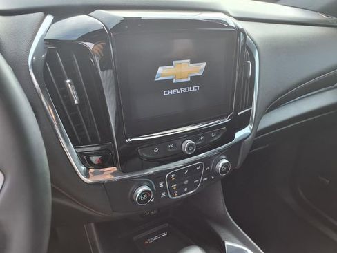 Used 2023 Chevrolet Traverse RS FWD image 10