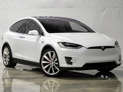 Used 2016 Tesla Model X P90D image 4