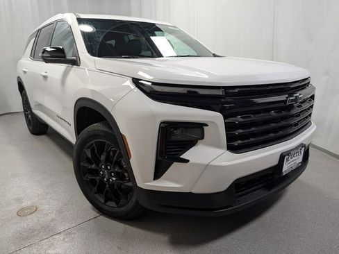 New 2026 Chevrolet Traverse LT w/ Midnight/Sport Edition image 2