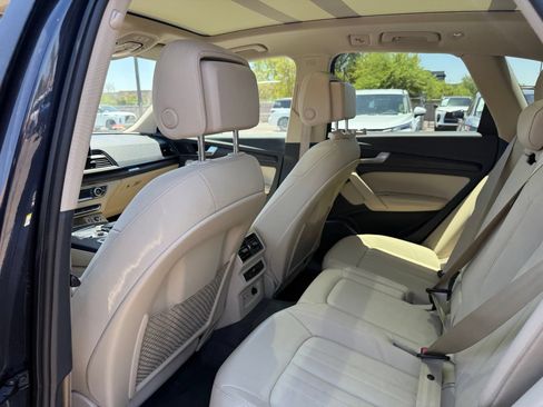Used 2019 Audi Q5 2.0T Premium Plus w/ Premium Plus Package AWD/4WD image 11