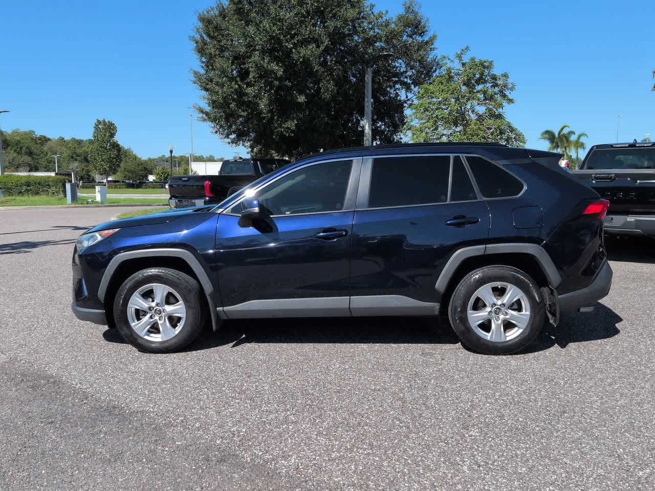 Certified 2019 Toyota RAV4 XLE w/ Convenience Package AWD/4WD image 3