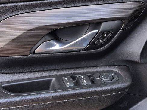 Used 2022 GMC Terrain SLE w/ Driver Convenience Package image 7