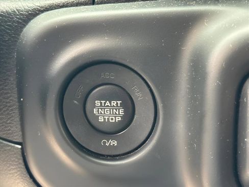 Used 2018 Jeep Wrangler Unlimited Sport S AWD/4WD image 18
