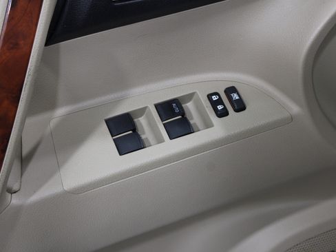 Used 2013 Toyota Highlander Limited FWD image 7