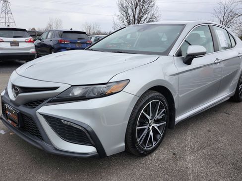 Used 2023 Toyota Camry SE w/ Convenience Package image 13