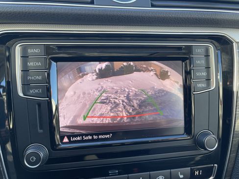 Used 2016 Volkswagen Passat 1.8T SE image 19