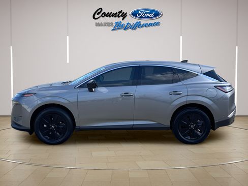 Used 2025 Nissan Murano SV FWD image 3