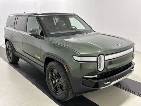 Used 2024 Rivian R1S Adventure Quad AWD/4WD image 7
