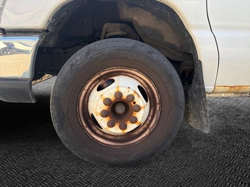 Used 2016 Ford E-350 and Econoline 350 Super Duty RWD image 11