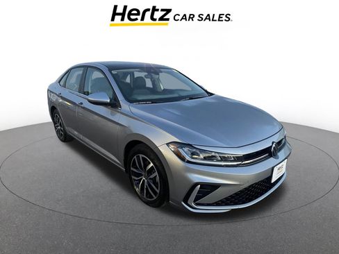 Used 2025 Volkswagen Jetta SE image 1