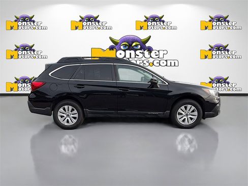 Used 2018 Subaru Outback 2.5i Premium image 4
