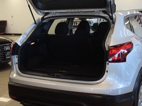 Used 2019 Nissan Rogue Sport S FWD image 33